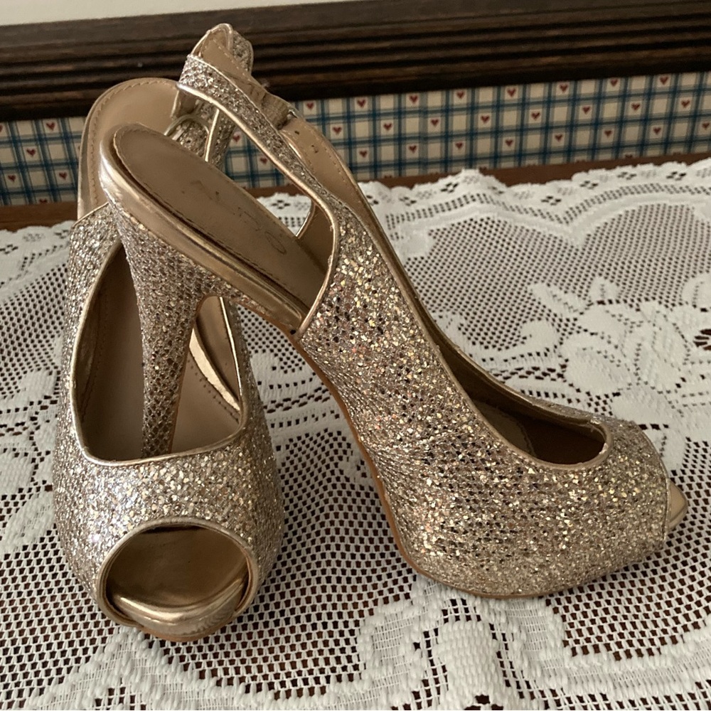 Aldo gold sparkling sling back heels